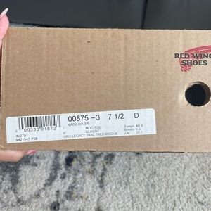Red wing shoes boots